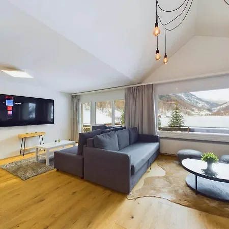 Mountain Majesty With Stunning Views Διαμέρισμα *