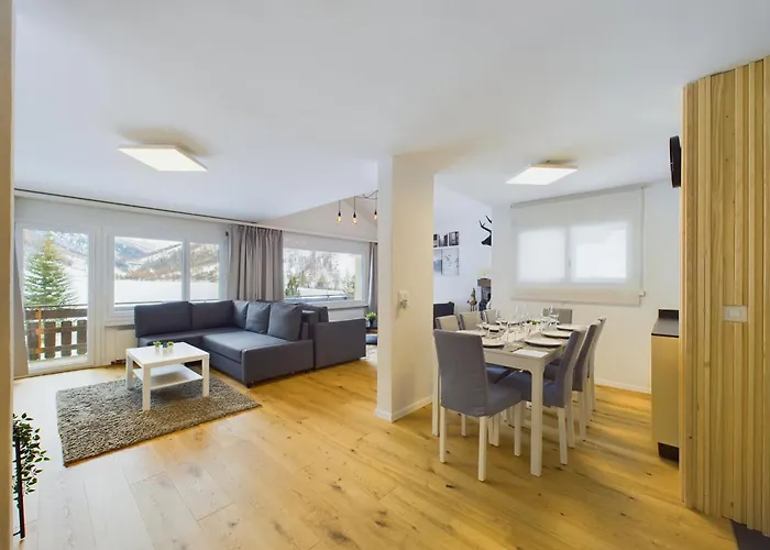 Mountain Majesty With Stunning Views *